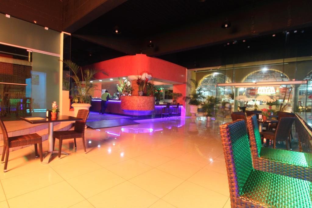 Hotel Plaza Caribe Cancún Buitenkant foto