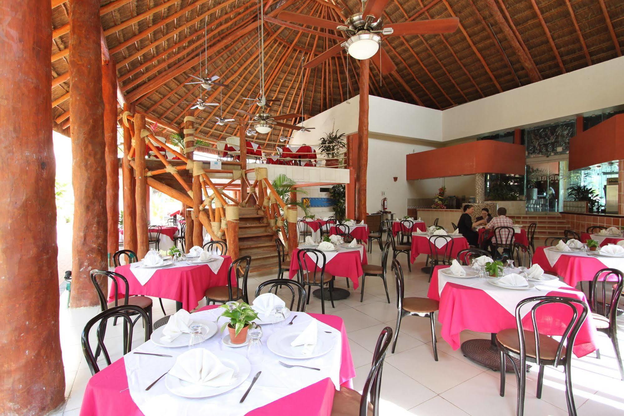 Hotel Plaza Caribe Cancún Buitenkant foto