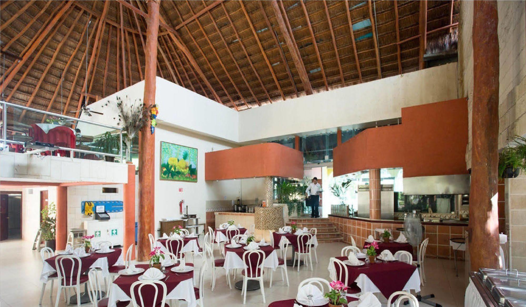 Hotel Plaza Caribe Cancún Buitenkant foto